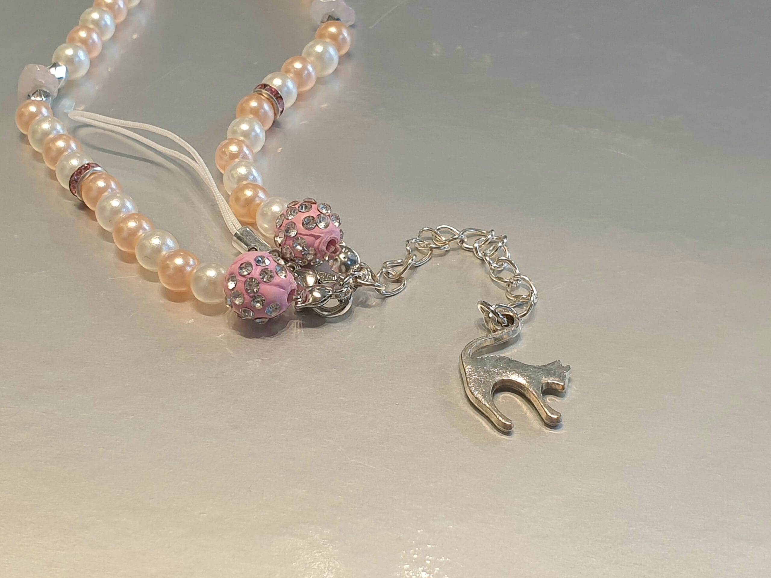 Telefoonsieraad Zilverkleurig/Beige, zacht roze, kat - Afbeelding 4