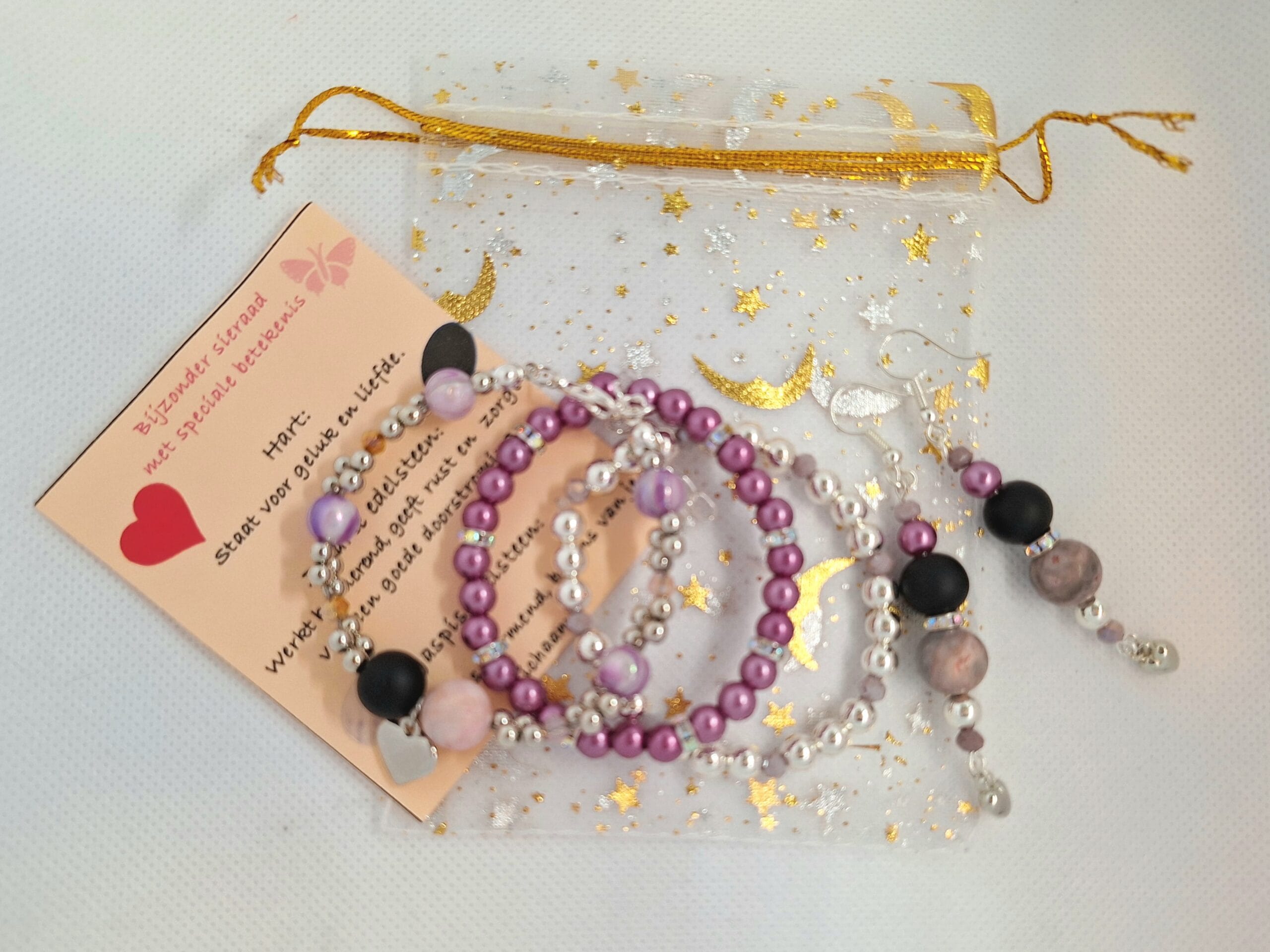 Set van 3 geluks- Armbanden (verstelbaar)en 1 paar Oorbellen Zilverkleurig/ paars, zilverkleurig, hart - Afbeelding 4