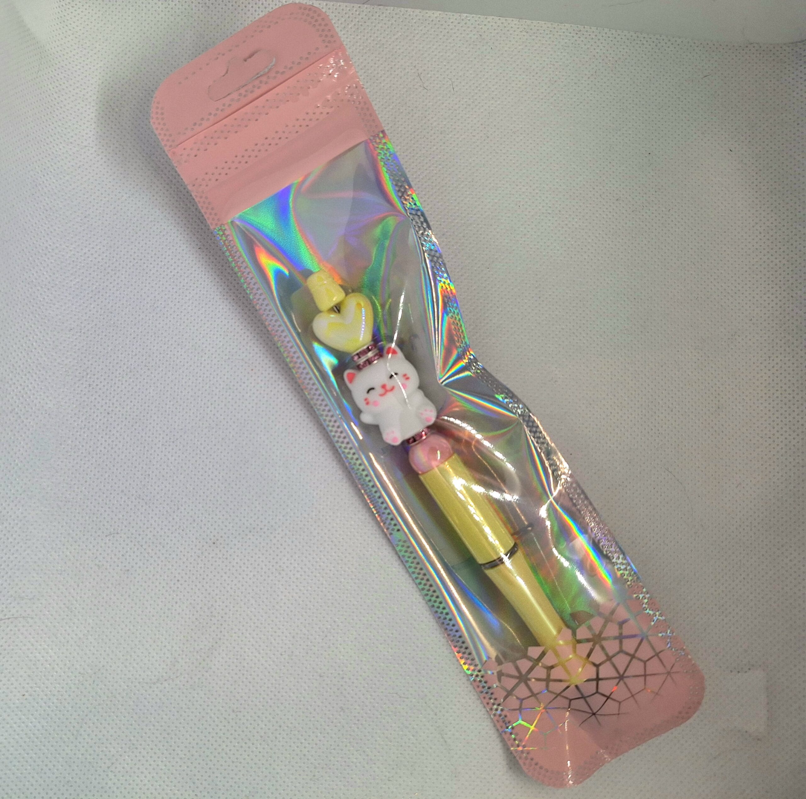 Handgemaakte luxe Kattenpen/ geel, roze, steentjes - Afbeelding 3