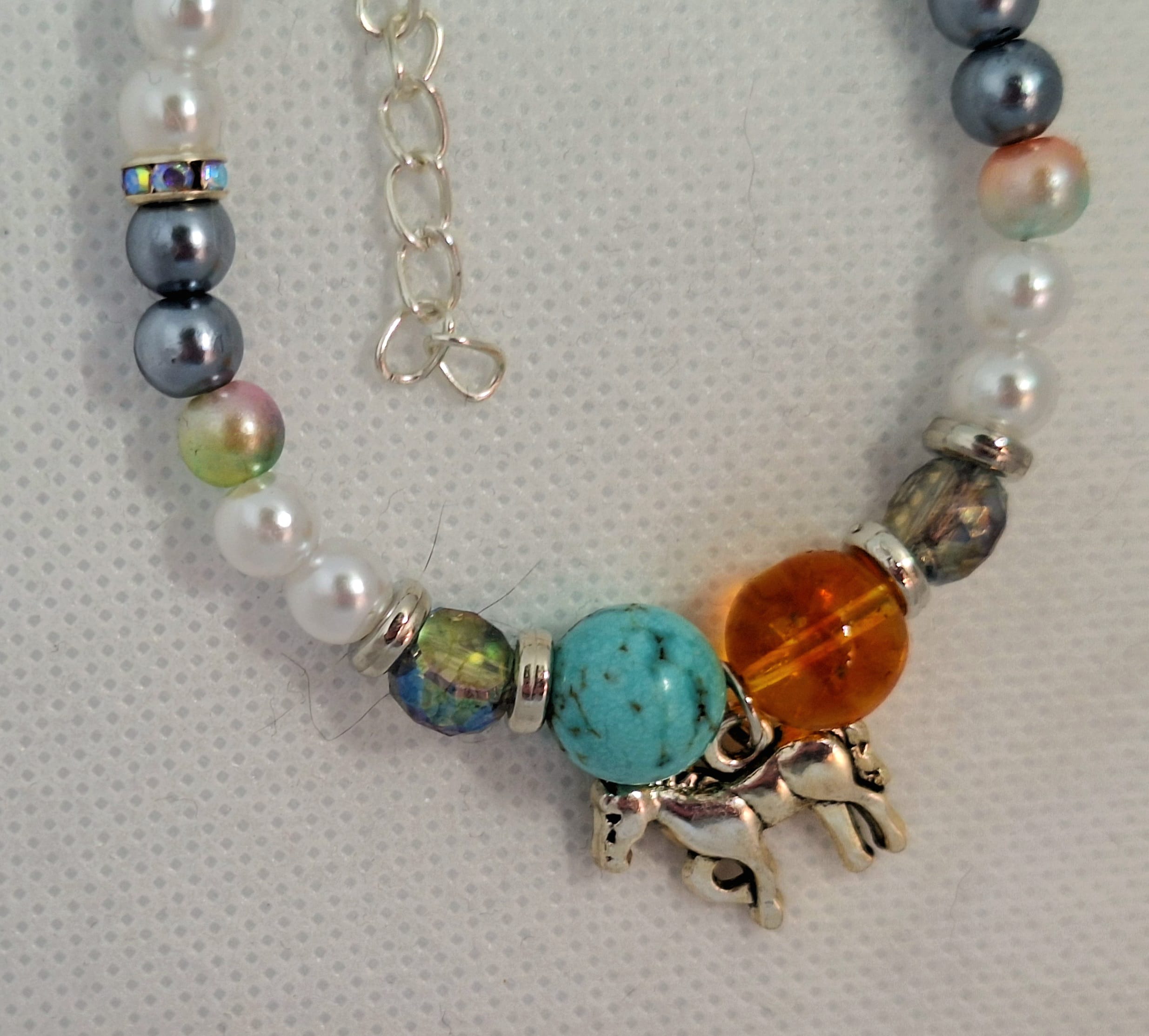 Armband Zilverkleurig paard/ zilverkleurige, witkleurige parel, blauw zilverkleurig - Afbeelding 3